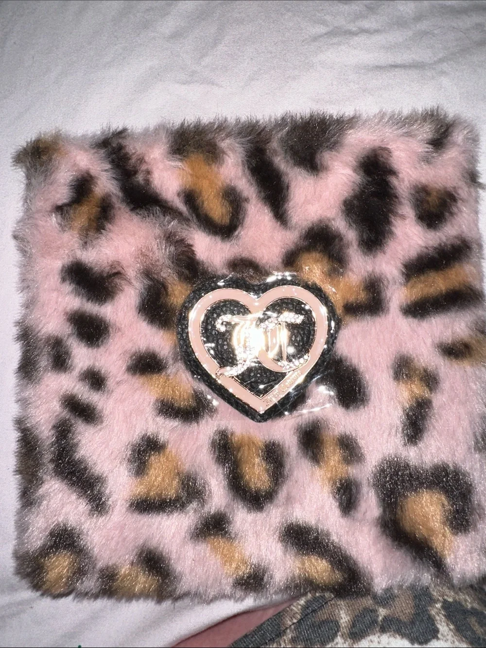NWT juicy couture eyeshadow palette  mirror with fur 16 colors nice new
